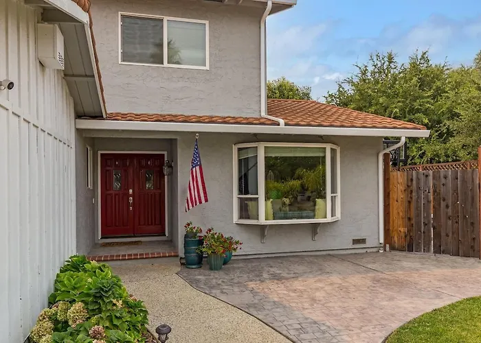 Spacious 5Br San Jose Home W Parking & Backyard