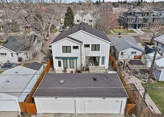 Luxury Home: Monthly Rental House Near Denver
