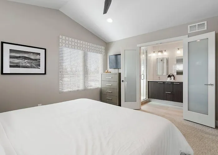 Luxury Home: Monthly Rental House Near Denver