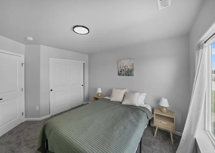 Contemporary Comfort In Quincy