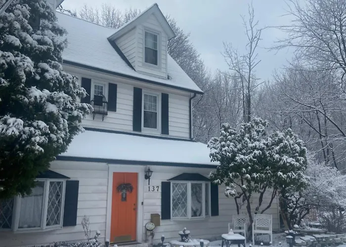 Elegantly English Catskills