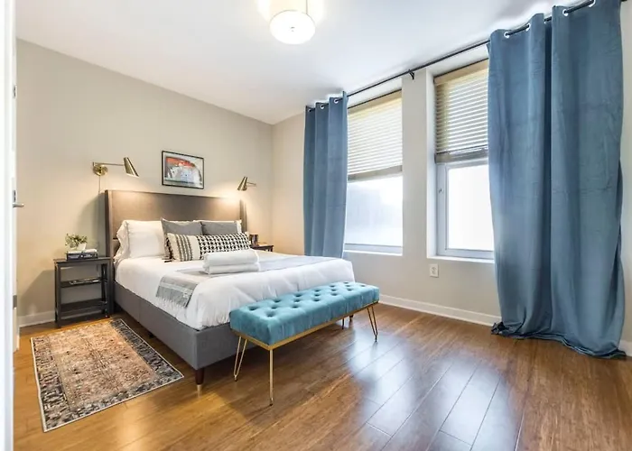 Chic Cherry St Stay, Walk To Downtown Eats