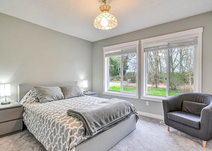 Fully Remodeled Hillsboro Home W/ Home Theater!