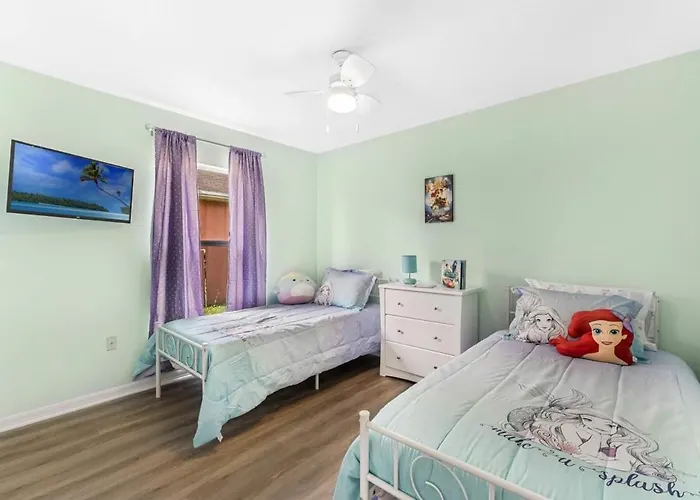 Stunning Newly Renovated Pool Home Close To Disney