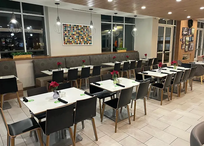 Holiday Inn Atlanta-Gas South Arena Area By Ihg