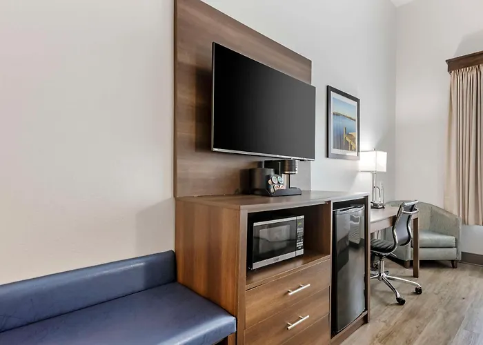 Best Western Plus First Coast Inn And Suites