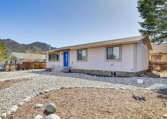 Pet-Friendly Buena Vista Home W/ Yard & Hot Tub!