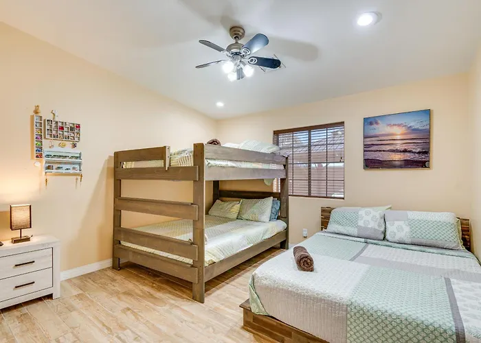 Lake Havasu City Escape: Patio, Pool + Grill!