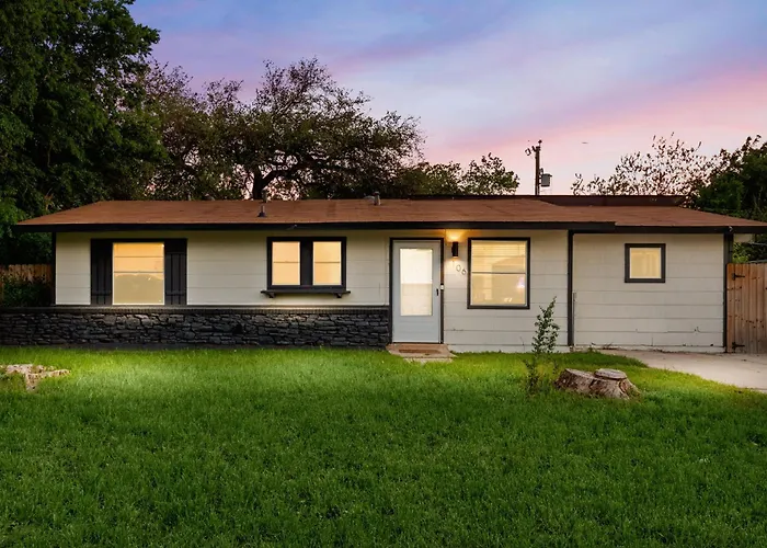 Cozy 3 Bedroom With Hot Tub 2 Min Away From Lackland