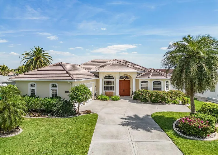 Villa Haze, Private Heated Pool & Spa, South Cape Coral