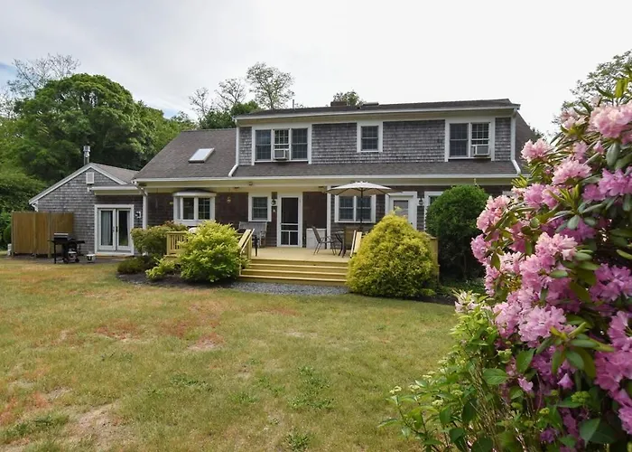 4-5 Min To Mill Pond Or Nauset Beach