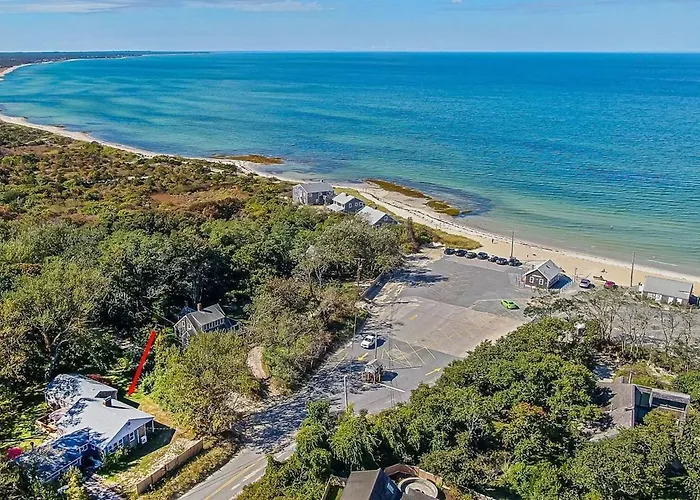 100 Ft To Skaket Beach
