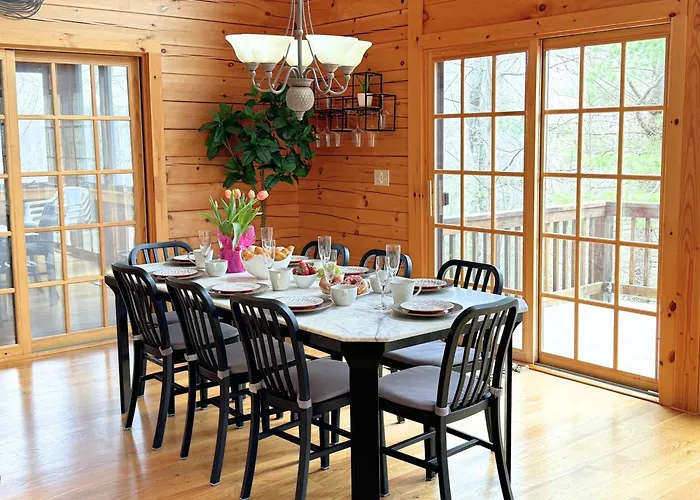 Berkshire Fall Chalet Sauna, Lake & Firepit