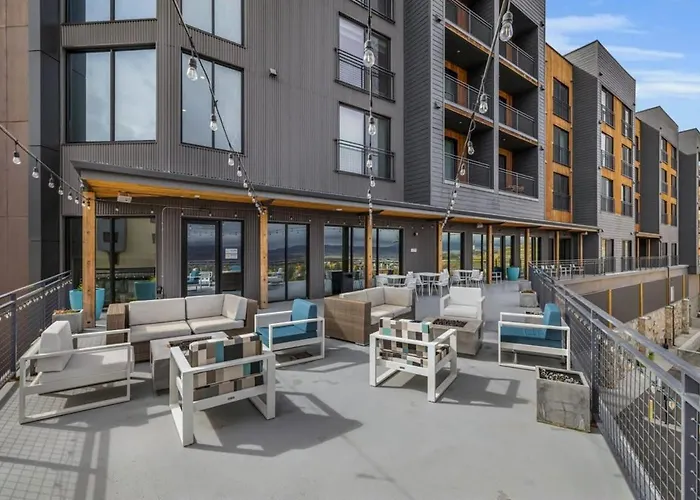 Modern Ski In Ski Out Canyons Village Studio