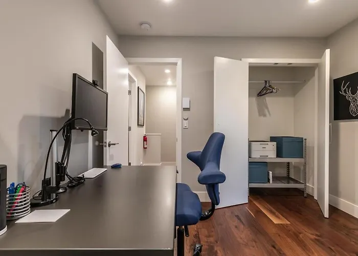 Luxurious 2Bd Smart Home Near Beach