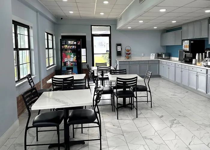 Days Inn By Wyndham Lake Charles