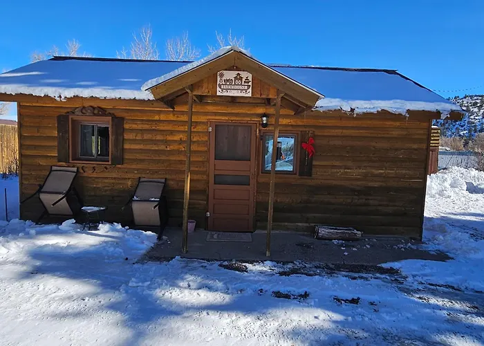 Chinook Cabins & Rv Park