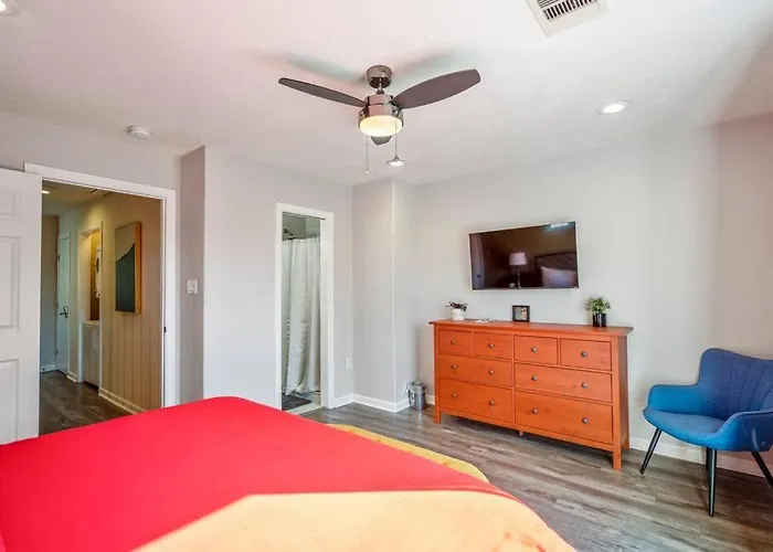 Winter Retreat 3B 3Ba Huge Backyard Mins From Downtown