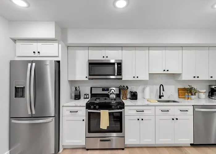 Excellent 2-Br Condo In Hip Area Of Dc