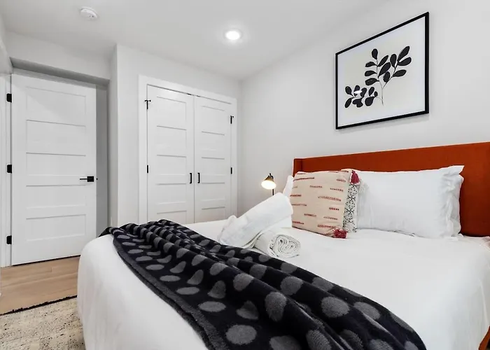 Excellent 2-Br Condo In Hip Area Of Dc