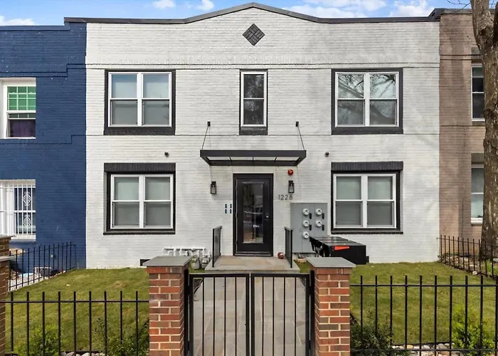 Excellent 2-Br Condo In Hip Area Of Dc