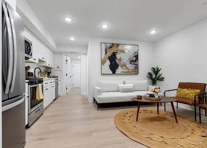 Excellent 2-Br Condo In Hip Area Of Dc