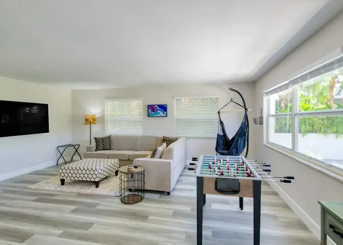Pet Friendly Beach Condo With Hot Tub And Firepit