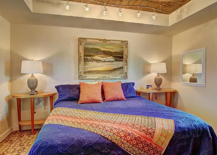 Lorna Beach Cottage At Spanish Village