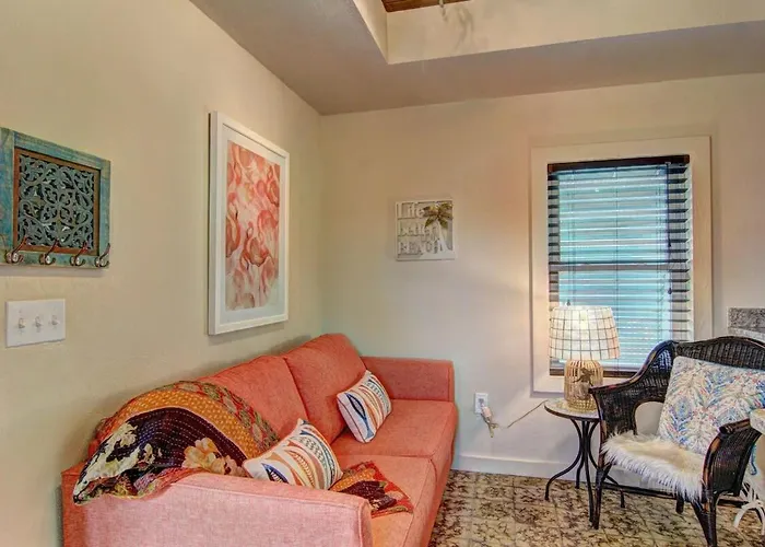 Lorna Beach Cottage At Spanish Village
