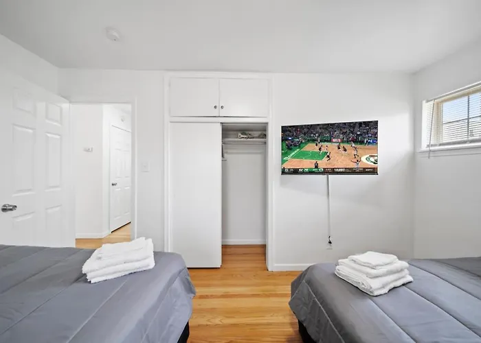 Dt Green Haven 4-Bed Sanctuary In Vibrant Loco