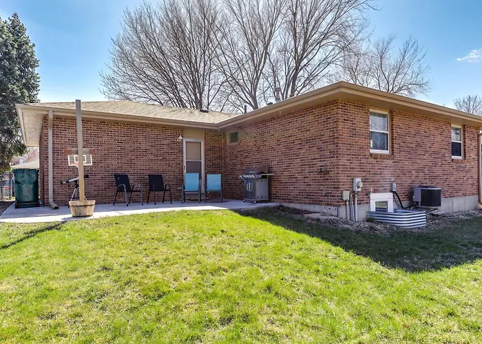 Family-Friendly Lincoln Home W/ Sandbox & Grill!