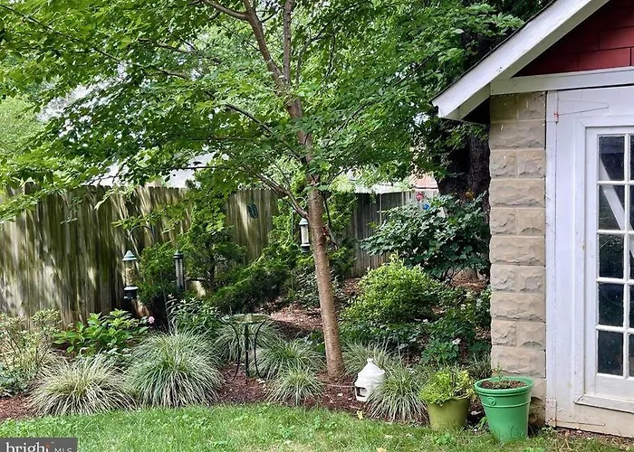 Vintage Charm: Annapolis Retreat