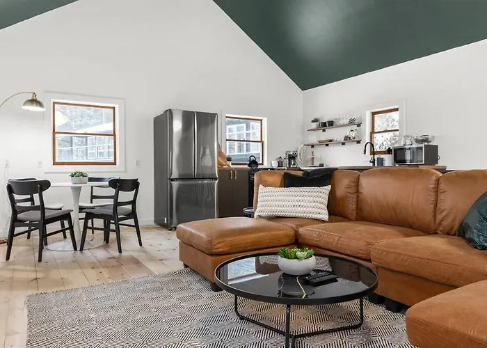 Hudson Valley And The Berkshires Cottage