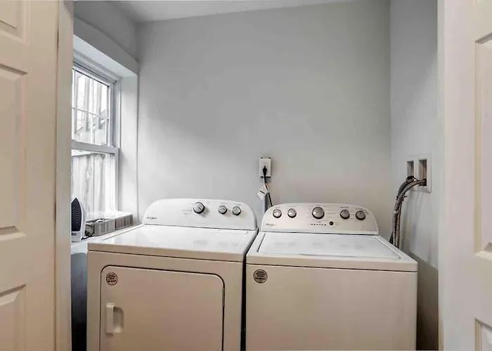 Beautiful Boho Villa On Vine In The Heart Of Lancaster