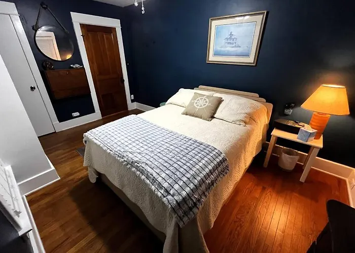 Fiesinger House - Private 3-Bd Unit In Historic Home, Downtown Sandusky