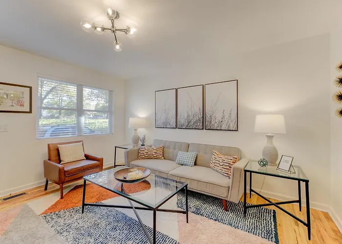 Modern Renovated Apartment