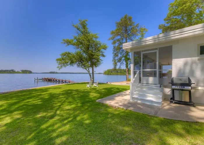 Modern Villa - Lake Views