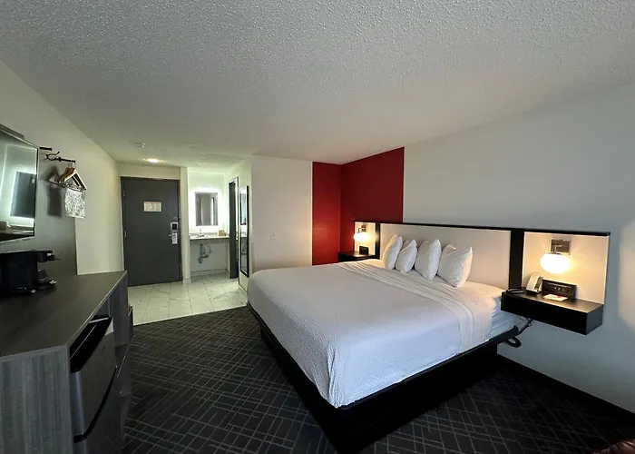 Ramada By Wyndham Waupaca