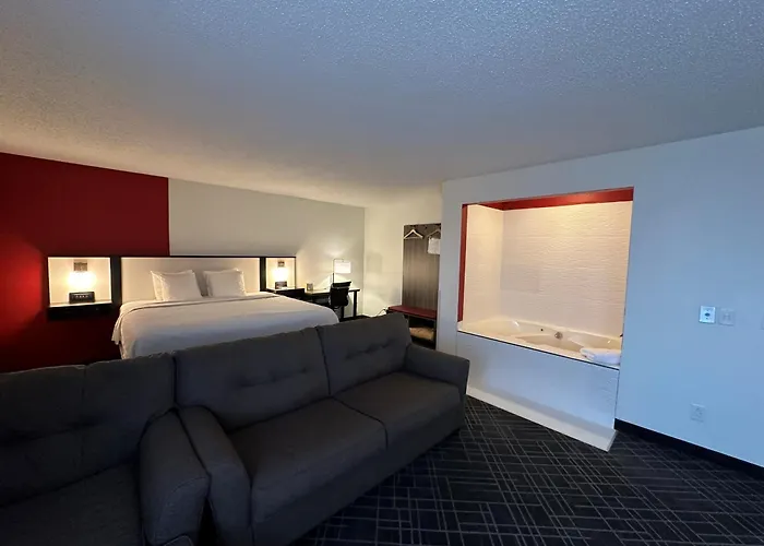 Ramada By Wyndham Waupaca