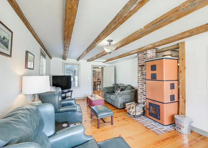Charming Lovell Farmhouse - 17 Acres W/ Mtn Views!