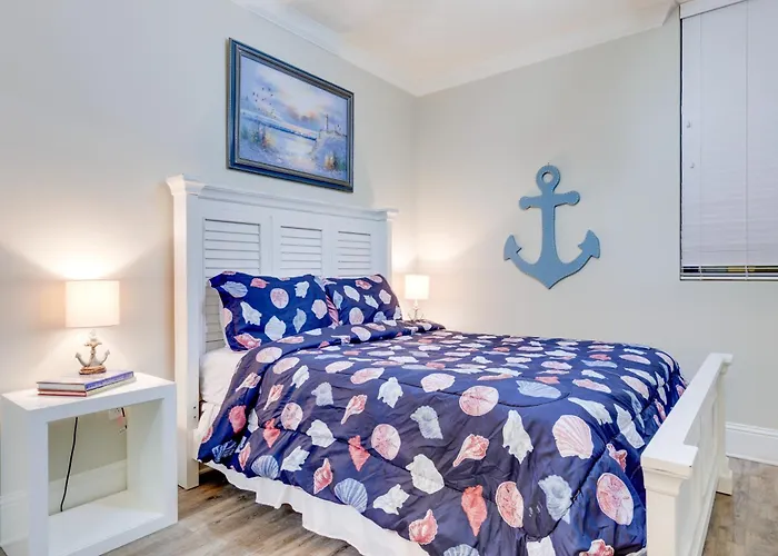 Beach Access & Boardwalk: Condo In Dauphin Island