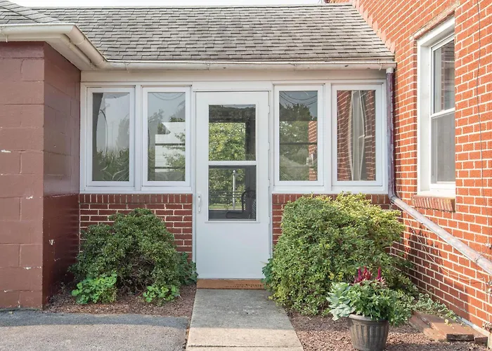 Pine Grove Cottage