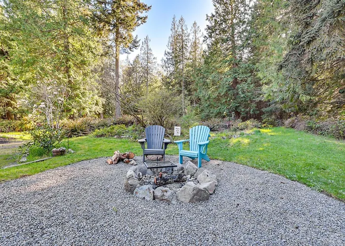 Secluded Port Townsend Retreat: Pets Welcome!