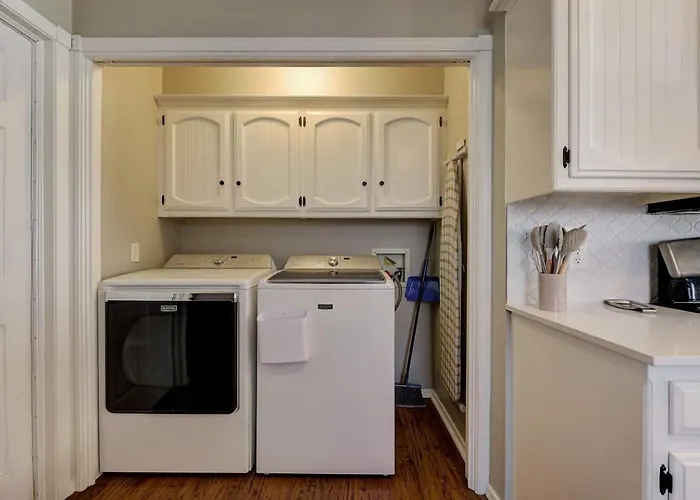 Family Home 5 Beds 3 Baths By Oc