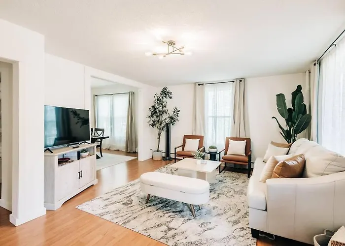 Bright, Chic & Spacious In The Heart Of St. Paul By Summit-University With Porch And Swing Chairs