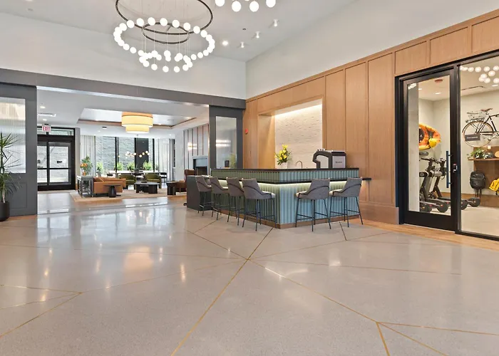Foundry Unmatched Skyline Views At Lincoln Park
