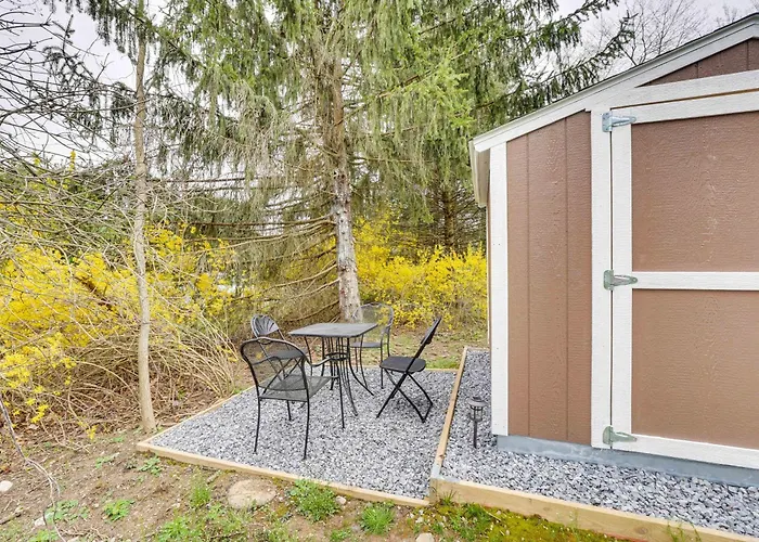 Dog-Friendly Fishkill Tiny House In Wine Country