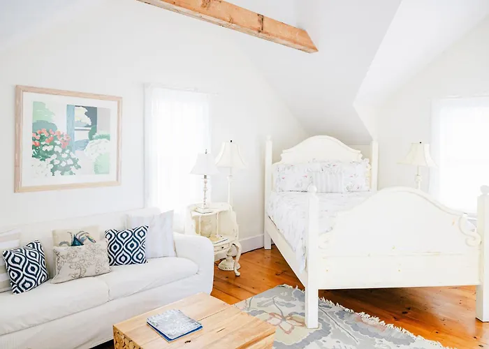 Relaxing Guesthouse With Pool, Stunning Views Close To Beach
