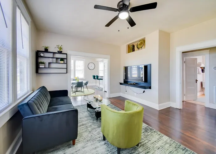 Waterfront Portsmouth Apt: 1/2 Mi To Dtwn & Ferry