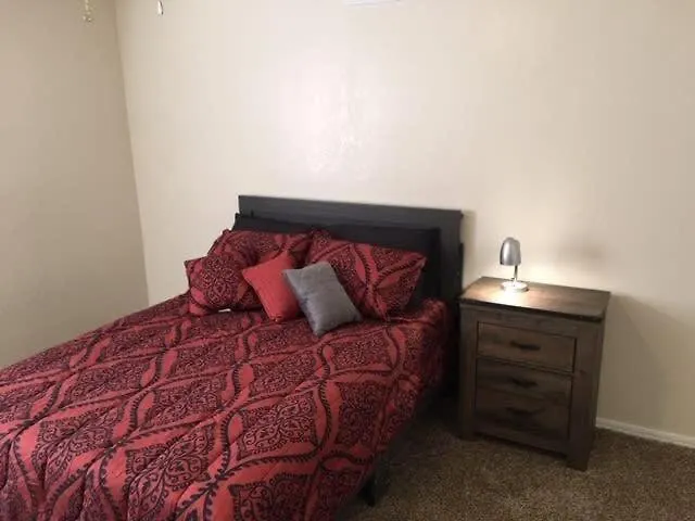 Quiet Townhouse Close To Fort Sill!
